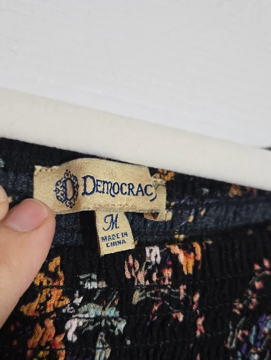 Democracy Black Floral Off-Shoulder Top Size Medium - Picture 2 of 5
